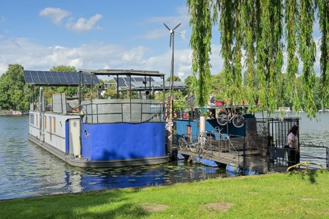 Houseboat, houseboat, Spree, harbour, Treptower Park, Treptow, Berlin, Germany