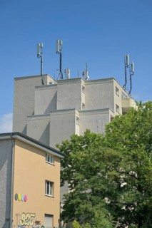 Social housing, residential building, mobile phone antennas, Storkwinkel, Schwarzbacher Straße,