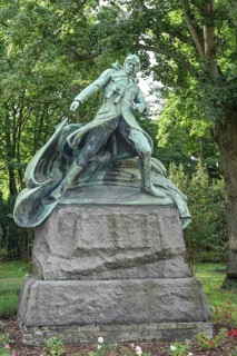 Airship memorial, pilot after landing with a parachute in World War I, Lilienthalstraße, Neukölln,