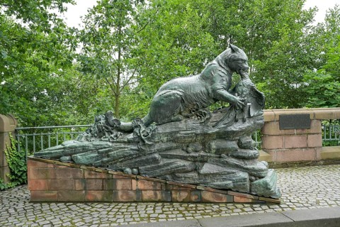 Otter, bronze, monument, bridge figure Alte Baumgartenbrücke Geltow, Brandenburg, Germany