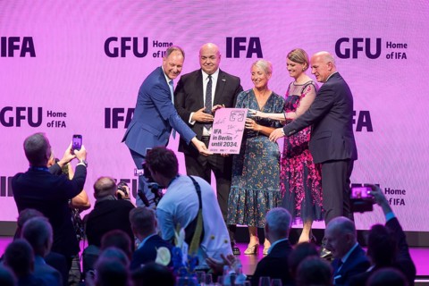 Leif-Erik Lindner (Managing Director of IFA Management GmbH), Sara Warneke (Managing Director of