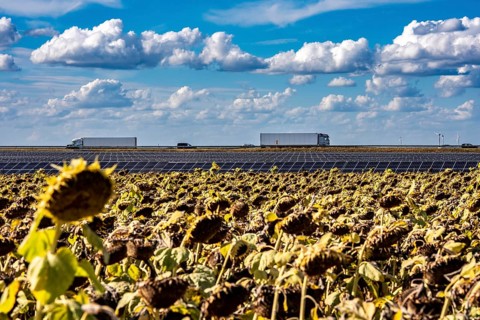 86, 5 MW peak ground-mounted photovoltaic systems, by RWE, with over 141, 000 solar modules, on a