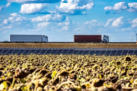 86, 5 MW peak ground-mounted photovoltaic systems, by RWE, with over 141, 000 solar modules, on a