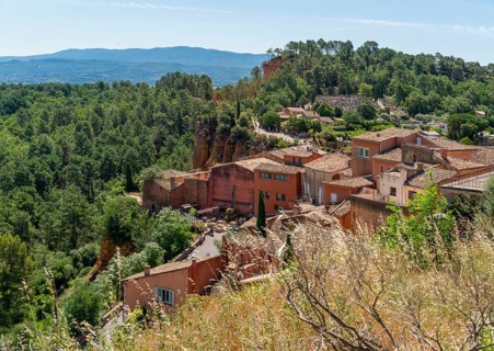 Impression of Roussillon, a commune in the Vaucluse department of the Provence region in southern
