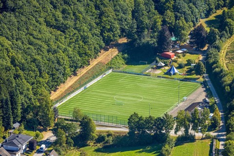 Aerial view, football stadium sports field Vor der Höh, SG Albaum/Heinsberg, sunshades in a meadow,
