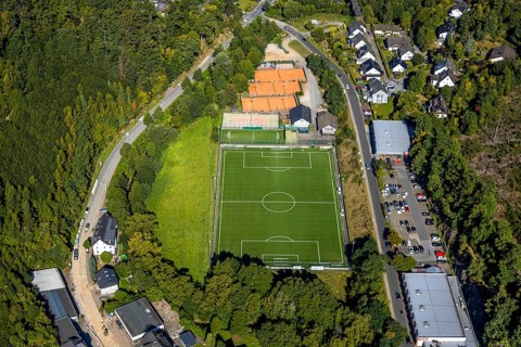 Aerial view, football stadium sports field FC Kirchhundem 1946 and tennis court TC Rot-Weiß