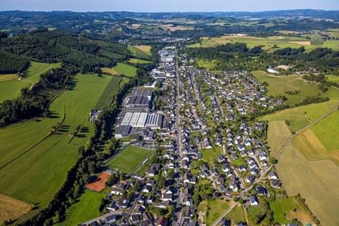 Aerial view, residential area local view at the Bielefelder Straße with commercial area, football