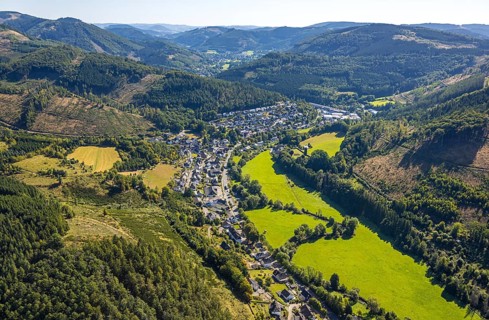 Aerial view, residential area, local view of Langenei in the valley of Fredeburger Straße in wooded