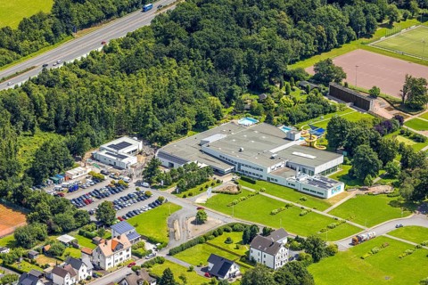 Aerial view, Solepark Große Wiese Freizeitbad Naß, sunbathing lawn and swimming pool, graduation