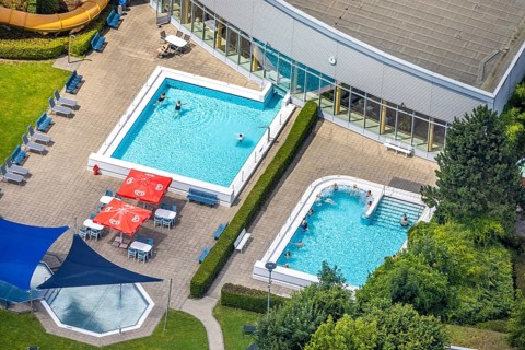 Aerial view, Solepark Große Wiese Freizeitbad Naß, swimming pool and sunshades, Hüsten, Arnsberg,