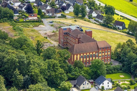 Aerial view, former Öventrop Monastery and former Salus Clinic with new building after roof truss