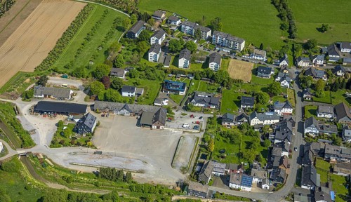 Aerial view, Hof Norbert Wiese GmbH, residential area Mühlenstraße corner Kanalstraße, Velmede,