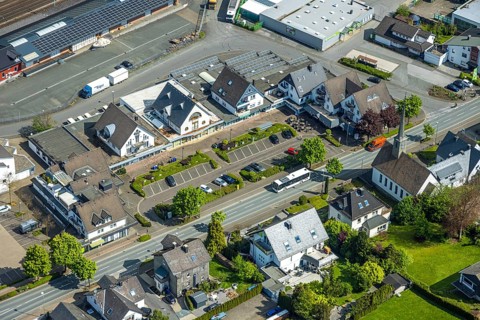 Aerial view, shopping area at the federal road B7, Zum Alten Güterbahnhof, parking, evang.