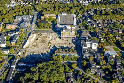 Aerial view, construction site with demolition of the former Turmarkaden, planned Berg Karree, town