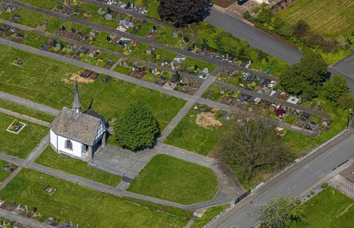 Aerial view, Nuttlar cemetery burial ground and cemetery chapel, Zum Kreuzberg, Nuttlar, Bestwig,