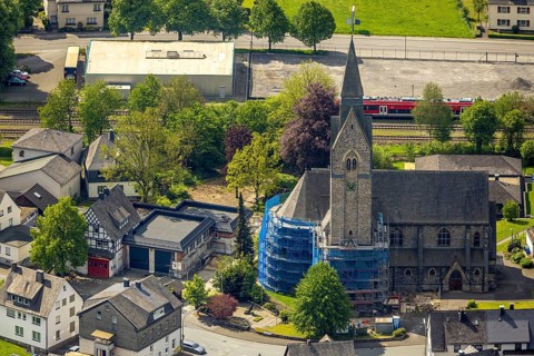 Aerial view, cat. Church of St. Anna, partial covering and scaffolding due to renovation work,