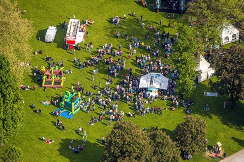 Aerial view, Father's Day festival in Arminiuspark at the Kongresshaus, visitors on the meadow,