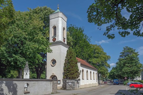 In 1817 the cemetery was given a chapel with a small tower, 1839 tower enlargement, Catholic