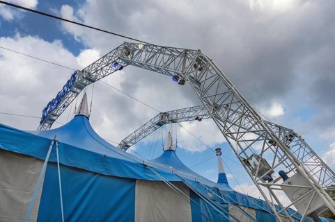 A steel structure holds the tent roof, circus tent, circus tent, Circus-Krone, Kempten, Allgäu,
