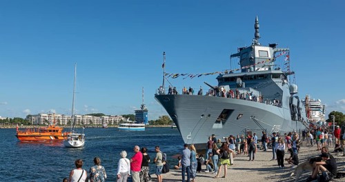 Frigate North Rhine-Westphalia, boats, visitors, Hanse-Sail, Warnemünde, Rostock,