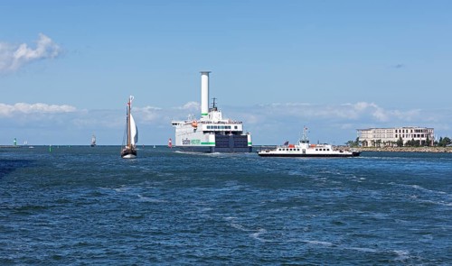 Scandlines Hybrid Ferry, sailing boats, pier lights, Warnow ferry, Hanse Sail, Unterwarnow, Hanse
