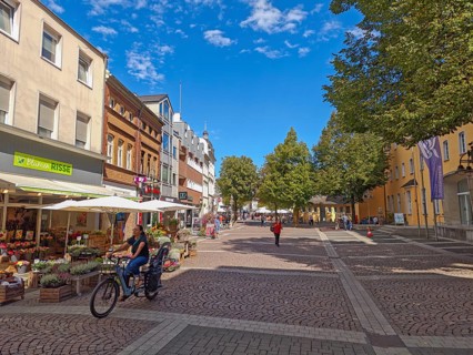 Pedestrian zone, traffic-calmed, old town, architecture, bicycles, café, parasol, flowers, shops,