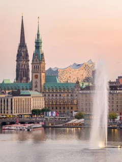 Aerial view of the Inner Alster with Alster fountain, Jungfernstieg, City Hall and Elbphilharmonie