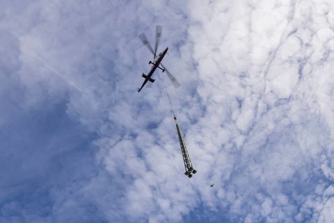 Track construction from the air. At Bad Cannstatt railway station, a transport helicopter