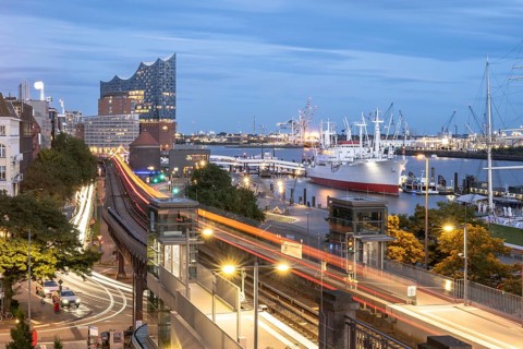 View of the harbour of Hamburg with Landungsbrücken, Jan-Fedder-Promenade, Cap San Diego, light