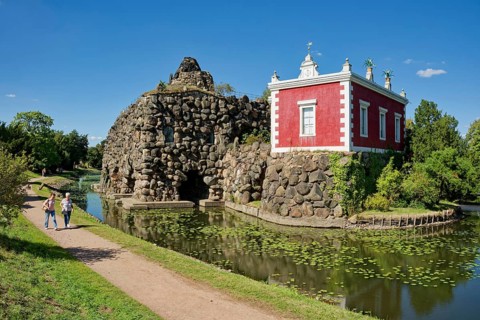 Stein Island with the artificial volcano Vesuvius and Villa Hamilton, Wörlitz Park, Wörlitz
