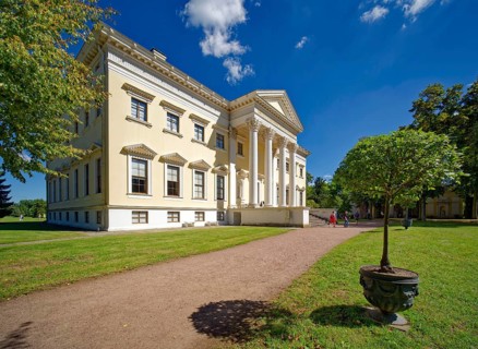 Wörlitz Palace, built 1769-1773, founding building of German Classicism, main façade, Wörlitz Park,
