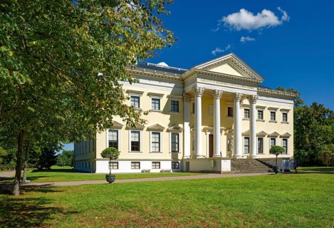 Wörlitz Palace, built 1769-1773, founding building of German Classicism, main façade, Wörlitz Park,