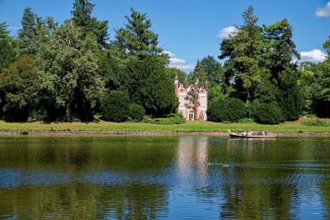 Excursion boat, gondola on Lake Wörlitz at the Gothic House, Wörlitz Park, Wörlitz Gardens, Garden