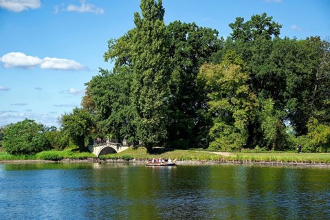 Excursion boat, gondola on Lake Wörlitz, Wörlitz Park, Wörlitz Gardens, Garden Kingdom of