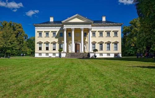 Wörlitz Palace, built 1769-1773, founding building of German Classicism, main façade, Wörlitz Park,