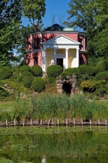 Pantheon designed by Friedrich Wilhelm Freiherr von Erdmannsdorff, Wörlitz Park, Wörlitz Gardens,
