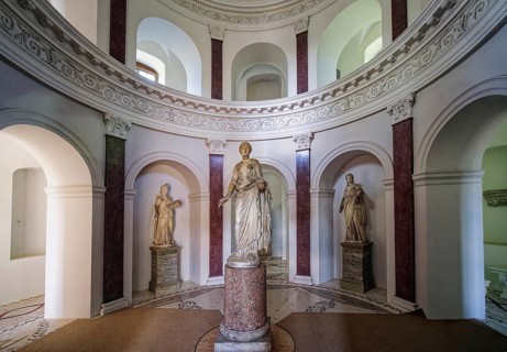 Pantheon designed by Friedrich Wilhelm Freiherr von Erdmannsdorff, interior view, Wörlitz Park,