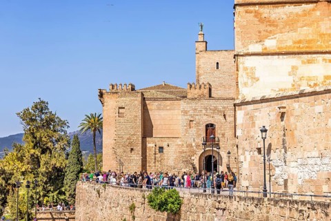 Lot of tourists waiting on the terrace outside the Palma cathedral, Palma de Mallorca, Mallorca,