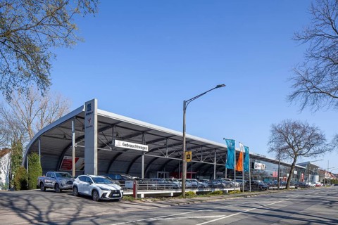 Dealership of the Japanese car brand Toyota with used cars, Bremen, Germany