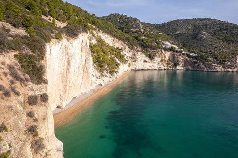Beach and bay Cala di Enea near Mattinatella seen from above, Mattinata, Gargano, Apulia, Italy