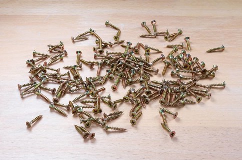 A pile of wood screws, Spax