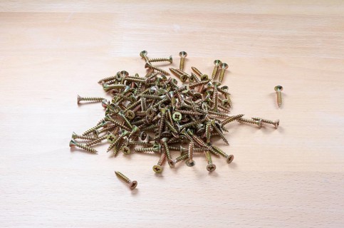 A pile of wood screws, Spax