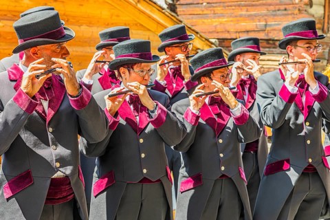 Drummers' and pipers' meeting in Mission, here the pipers of Mission in their uniforms, Val