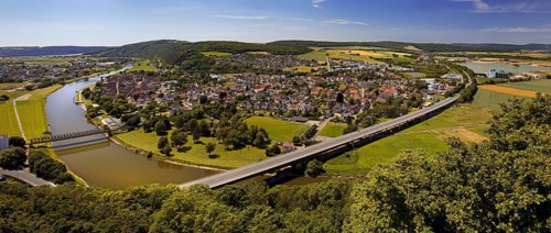 Elevated view of the river Weser and the town of Bodenwerder, birthplace of Münchhausen,