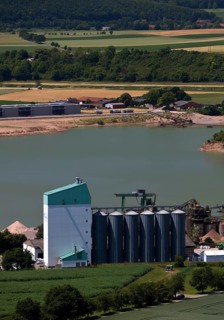 Elevated view of the Ernst Müller GmbH & Co KG gravel works from Eckberg, Bodenwerder,