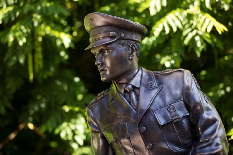 Elvis in bronze on the Usa Bridge, bronze statue of Elvis Presley, who lived in Bad Nauheim from