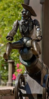 Munchausen figure, The Ride on the Cannonball, Munchausen Fountain by Bonifatius Stirnberg in