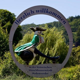 The ride on Münchhausen's cannonball, welcome to the Münchhausen town of Bodenwerder,