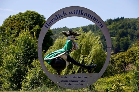 The ride on Münchhausen's cannonball, welcome to the Münchhausen town of Bodenwerder,