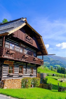 Old farmhouses, St. Oswald, near Bad Kleinkirchheim, Nockberge, Carinthia, Austria